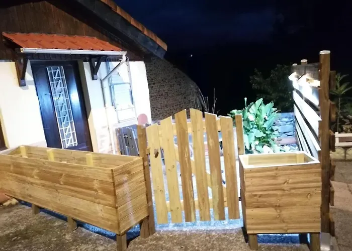 Entre Pierre Et Bois