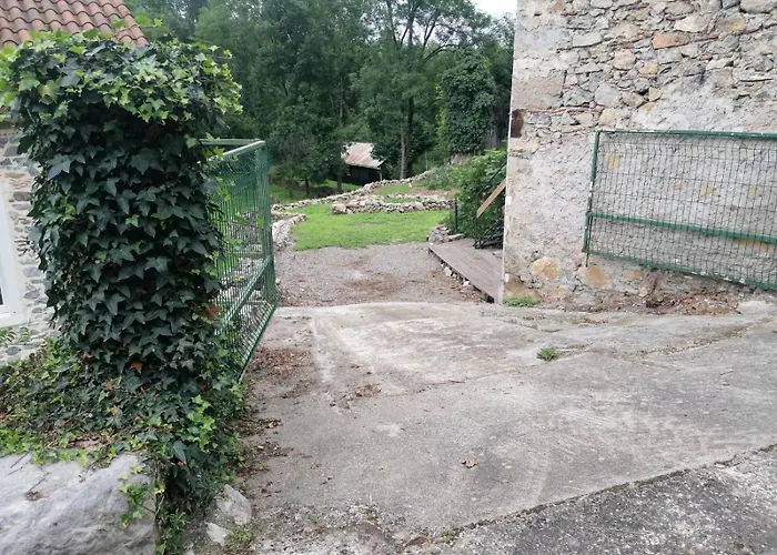 Entre Pierre Et Bois