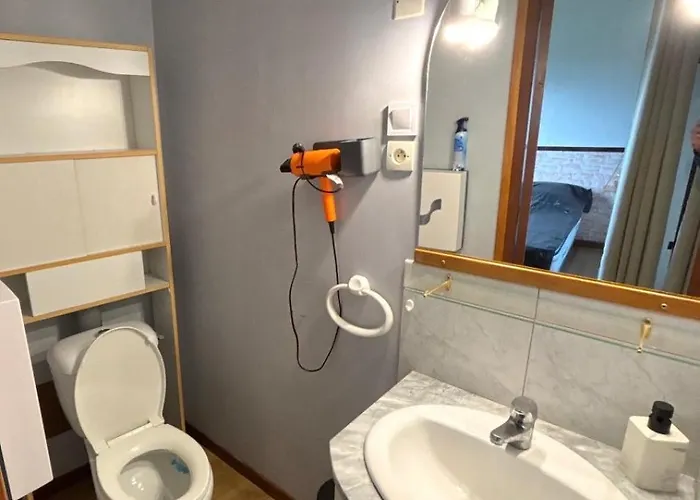 Entre Pierre Et Bois *